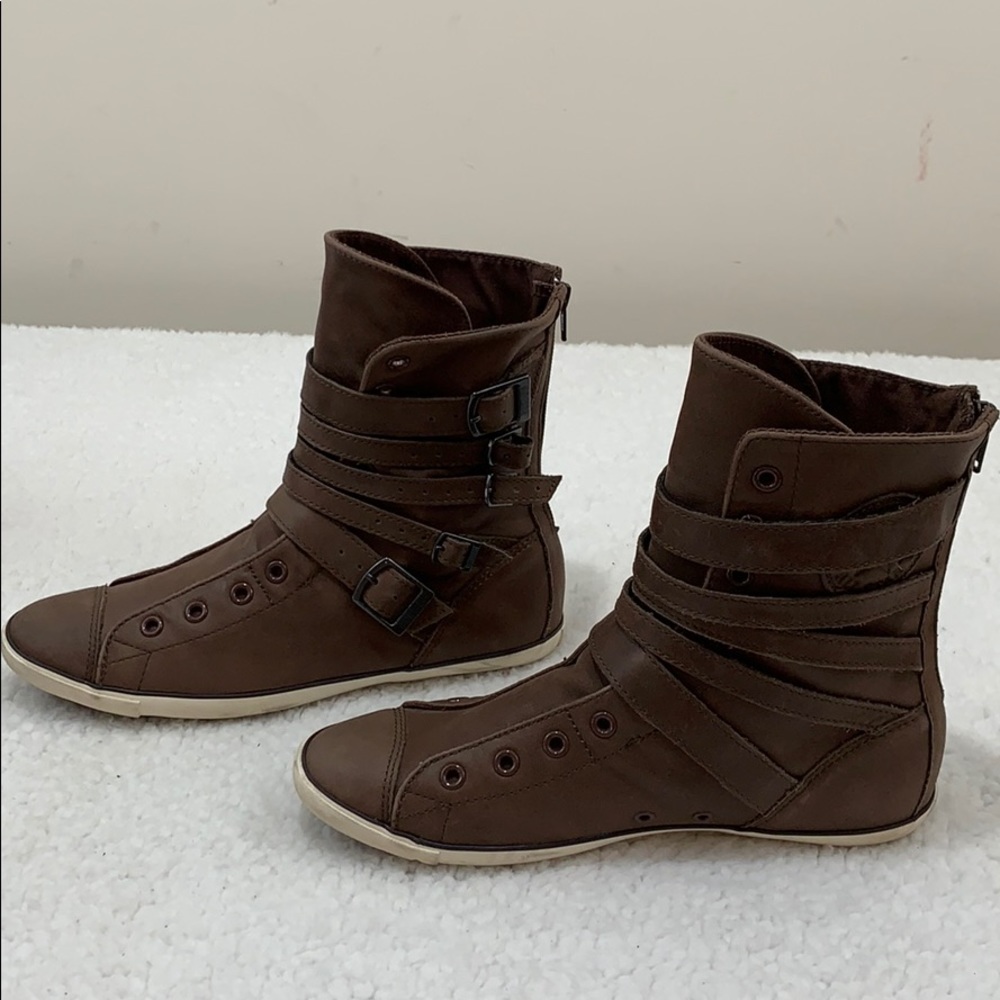 Converse All Stars Leather Mid Boots  Size 7.5